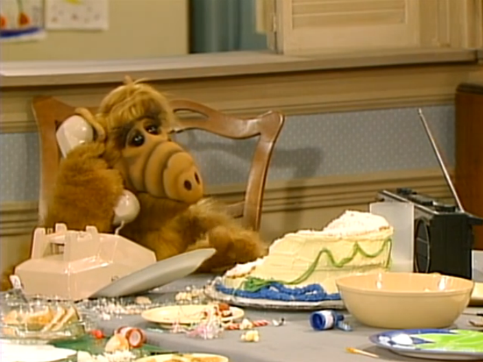 ALF, "For Your Eyes Only"